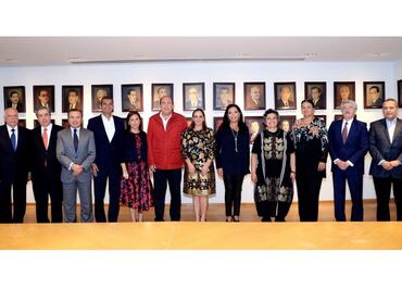 Madrazo evita la foto en el PRI