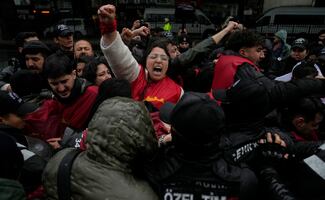 FOTOS: Policía de Turquía reprime protestas del 1° de Mayo; reportan casi 600 detenidos