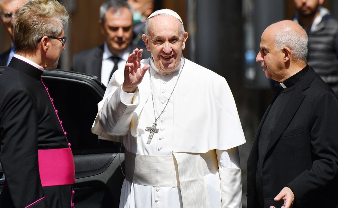 Francisco ha estado transmitiendo sus misas por internet, desde el hotel donde se aloja (Foto: AFP)