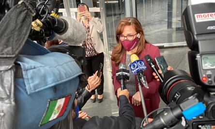 Yeidckol acude a la FGR para informarse sobre denuncia del dirigente de Morena