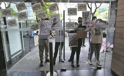 Álvarez-Buylla ignora protesta de estudiantes del CIDE frente a Conacyt