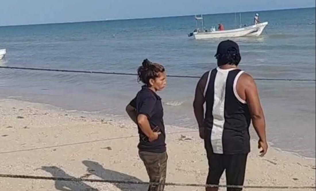 Autoridades arriban a Chicxulub Puerto, Yucatán para lograr rescatar al pescador que fue hallado muerto flotando en altamar (25/03/2025). Foto: Especial