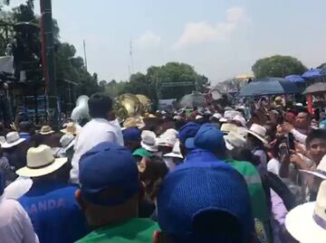 Fieles saturan La Macroplaza en Iztapalapa para ver la Pasión de Cristo