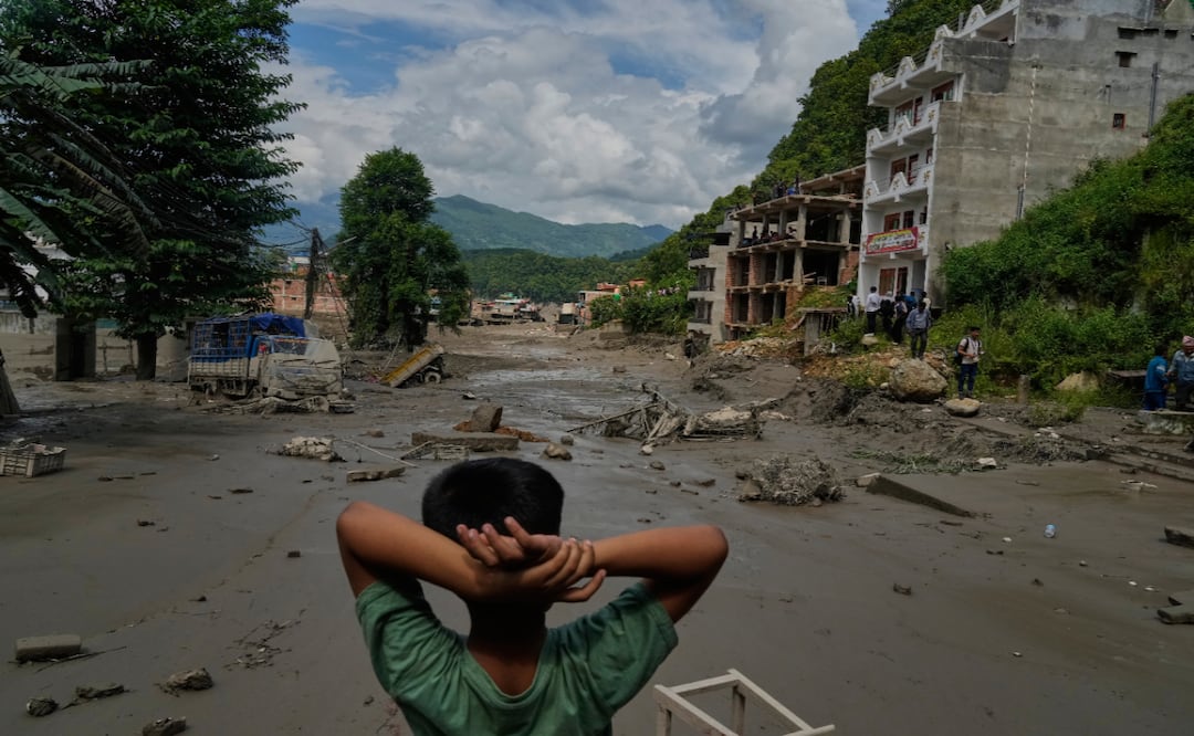 Inundaciones en Nepal dejan decenas de muertos y cientos de desaparecidos. Foto: AP / Niranjan Shrestha