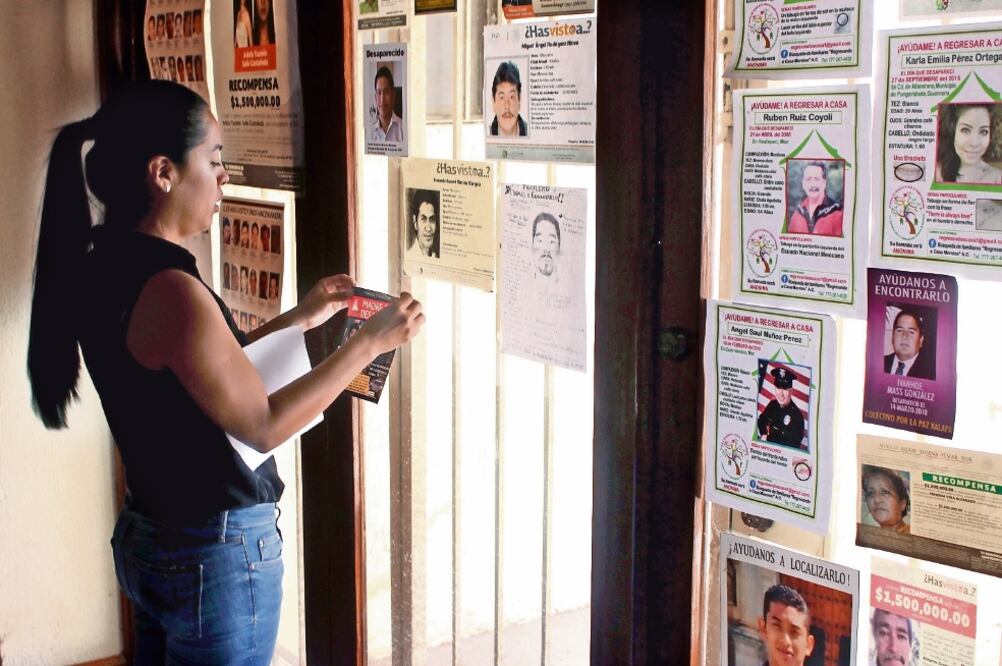 Karla encabeza la búsqueda de sus familiares, relata que han recurrido a todos los protocolos, pero todo ha sido en vano. Foto: FRANCISCO RODRÍGUEZ. EL UNIVERSAL