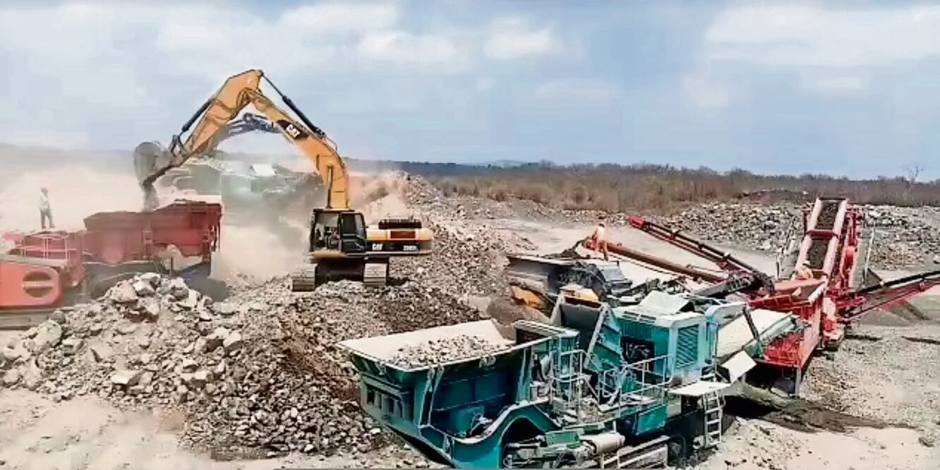 Desde 2023, propietarios de un terreno con un banco de piedra basáltica, en Veracruz, denunciaron la invasión de sus tierras y el robo de material. Foto: Especial