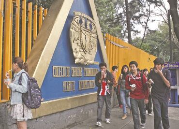 Alumnos del CCH Azcapotzalco paran labores por caso de abuso sexual