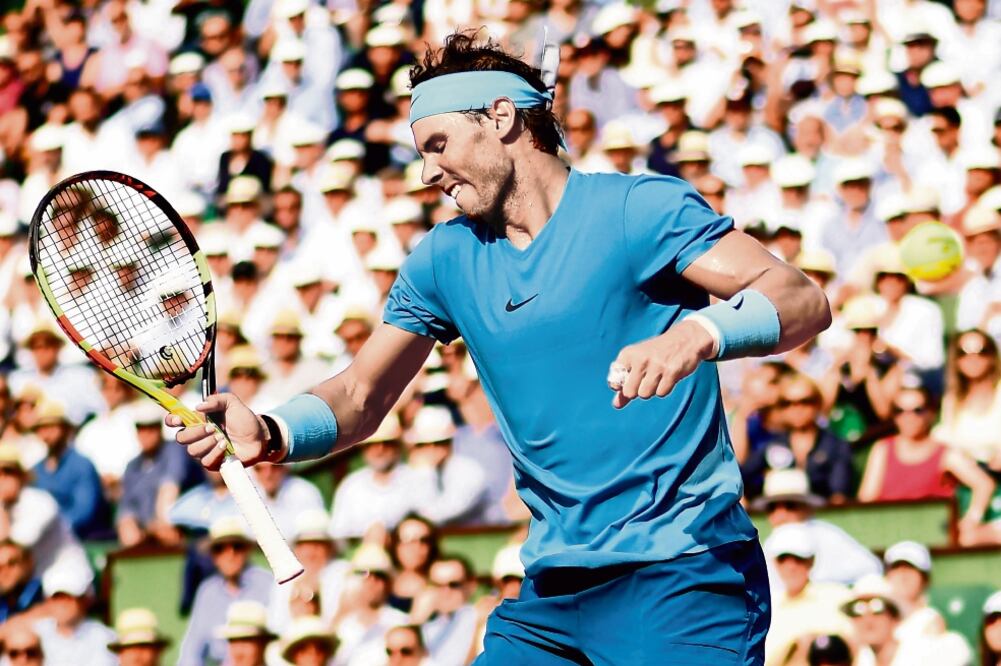 En el primer set salvó seis break points; su rival en la disputa por el título es Dominic Thiem. (GUILLAUME HORCAJUELO. EFE)