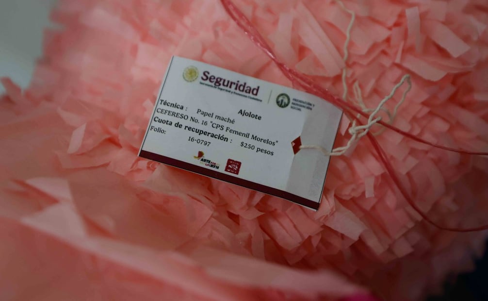 Los productos de “Arte por la Libertad” abarcan distintas técnicas: herrería, cerámica, textiles, óleo, piñatería, carpintería, textiles, moldeado de jabón. Foto: Diego Simón Sánchez/ EL UNIVERSAL