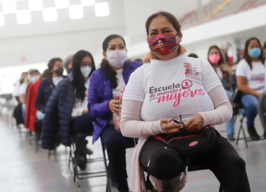 Mil 370 alumnas aprendieron a conducir un vehículo en la Escuela de Manejo para Mujeres en Ecatepec 
