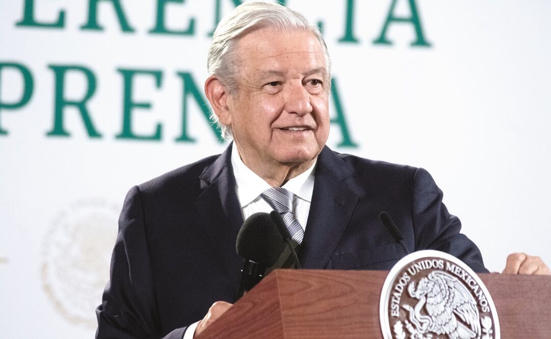El presidente López Obrador dijo en Palacio Nacional que los investi- gadores del foro usaron sólo 100 millones de pesos para la ciencia. Foto: Presidencia