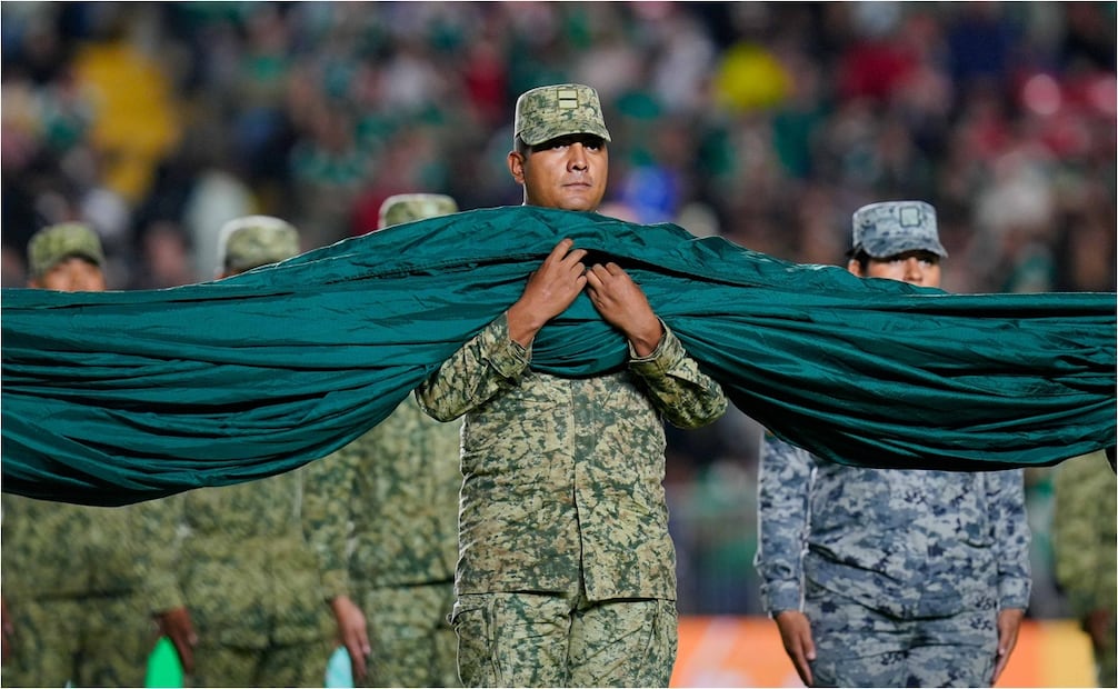 FOTO: IMAGO7 - Homenaje a soldados en partido de la Selección Mexicana