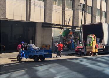 Reapertura de la plaza Izazaga 89: Llegan cargamentos de productos chinos al inmueble; “muchos locatarios ya no quisieron regresar”