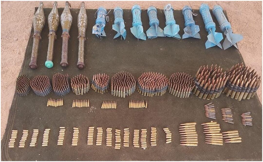 Este 25 de septiembre, elementos de la Guardia Nacional (GN) y el Ejército Mexicano aseguraron granadas para lanzacohetes y artefactos explosivos en Sonora. Foto: Guardia Nacional