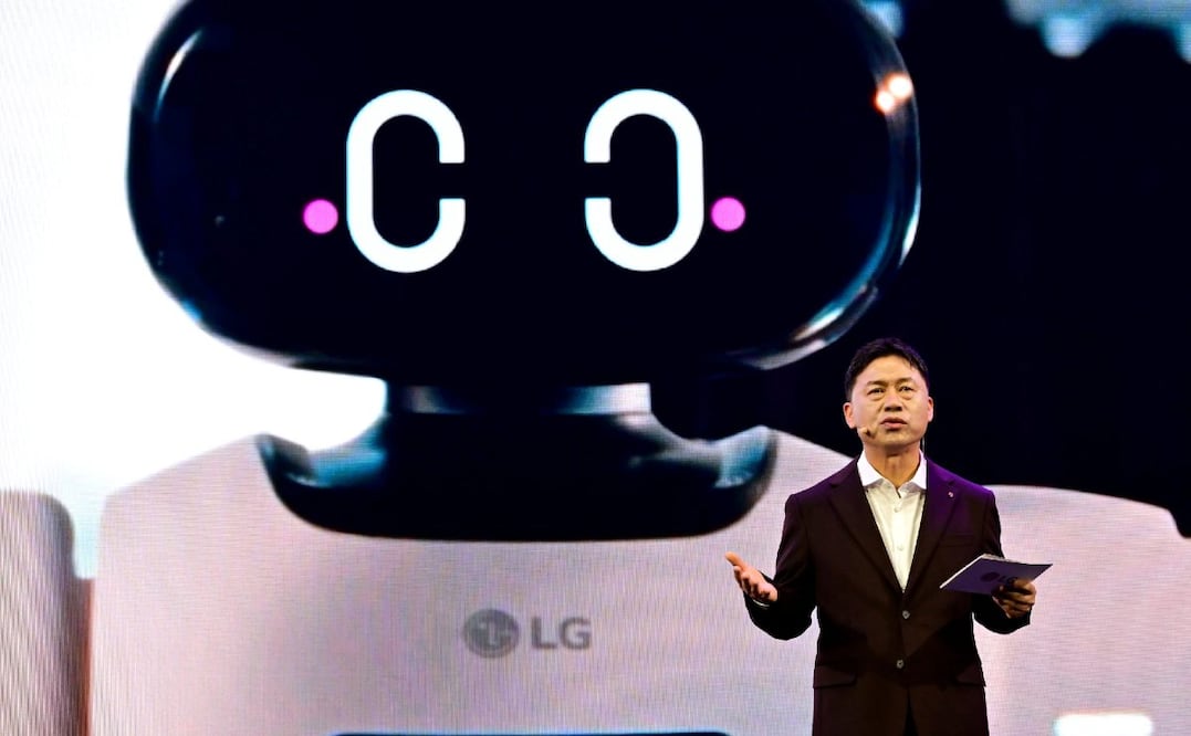 LG lleva la felicidad a casa con un robot que te hace el “quehacer”. Imagen: LG