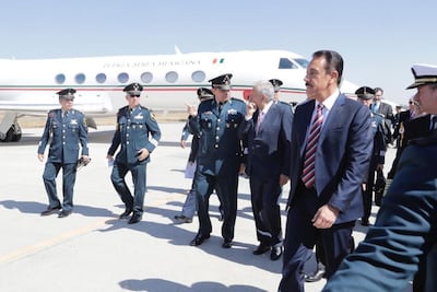 AMLO promociona aeronaves que subastarán para financiar la Guardia Nacional