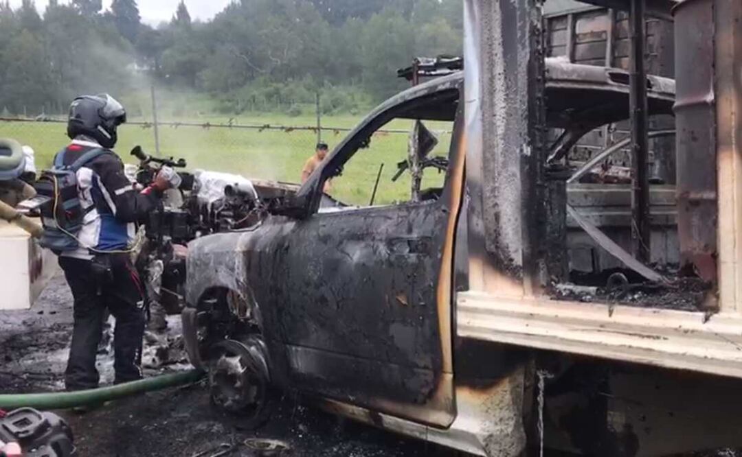 Tala clandestina y vehiculos incinerados. Foto: Yara Silva