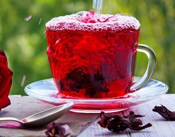 ¿Cuáles son los beneficios de tomar agua de Jamaica sin azúcar?