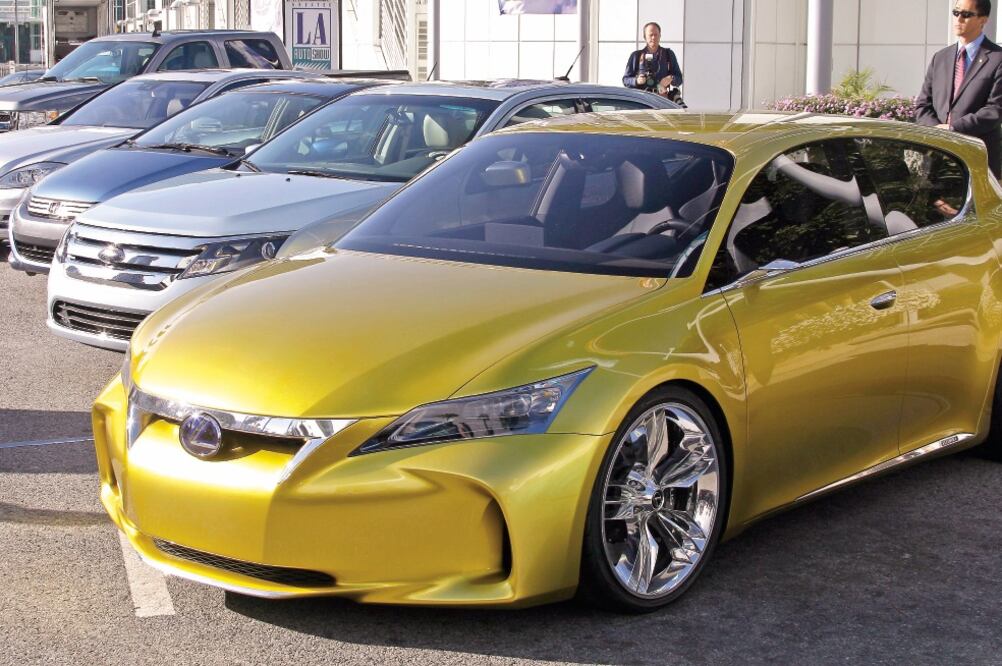 IHS Markit prevé que la venta de autos en Europa aumenten 1% debido a la incertidumbre generara por el Brexit y a las elecciones en Francia y Alemania. (ARCHIVO EL UNIVERSA)