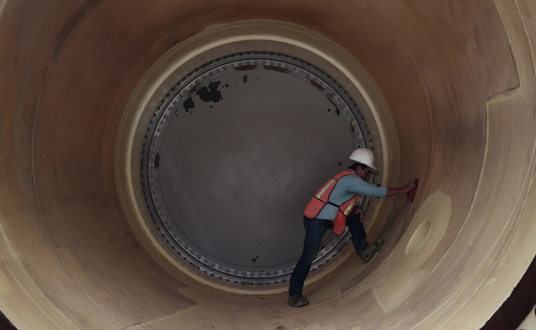 Mantenimiento y cambios de tubería en Cutzamala (Foto: Alejandra Leyva / El Universal)