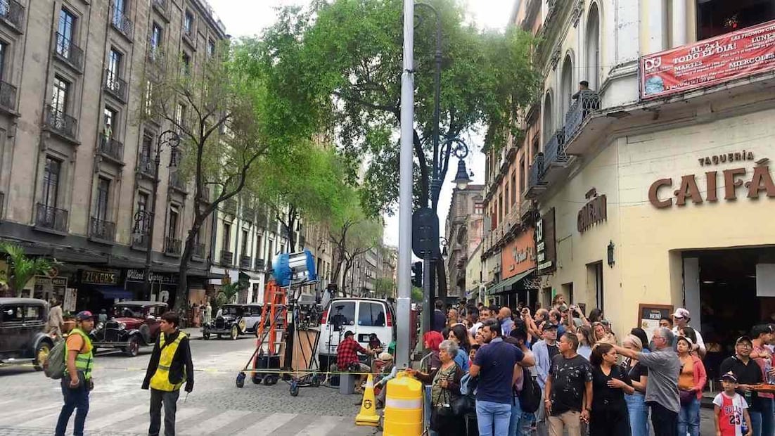 Varios fans se aglutinaron para poder capturar una foto de Pascal. Foto: César Huerta Ortiz / EL UNIVERSAL