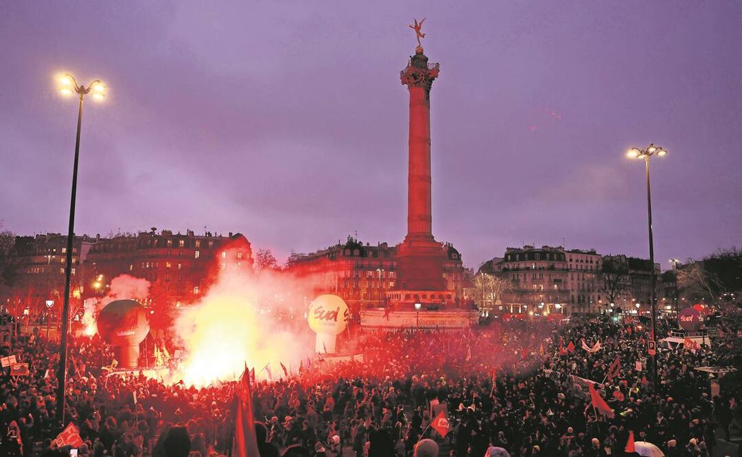 Los inconformes se reunieron en la plaza de la Bastilla en París para la manifestación convocada por los sindicatos franceses. Foto: Thomas Samson/AFP