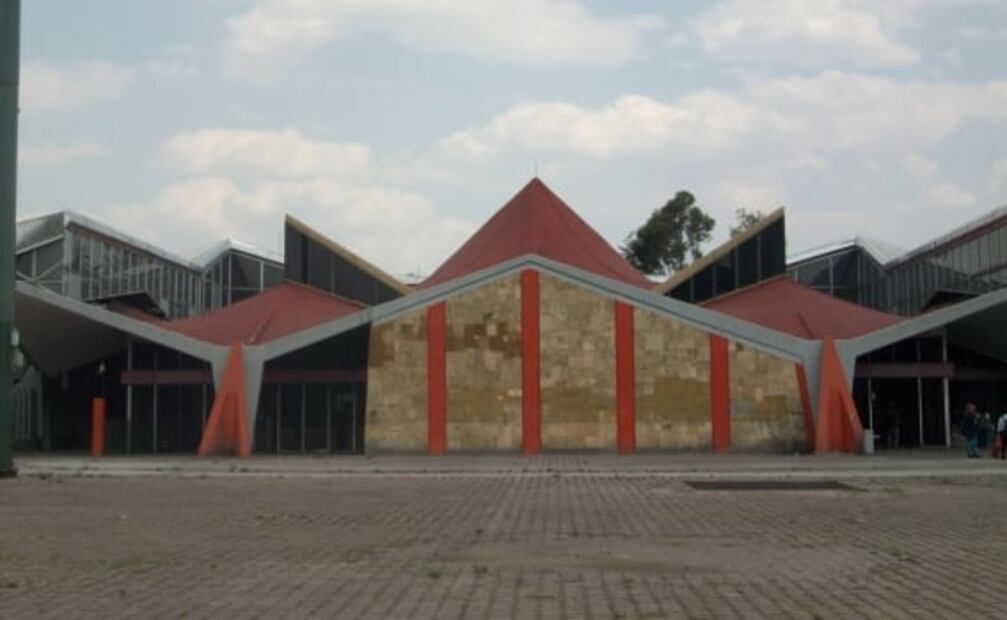 Línea 1 del Metro, fantasmas, leyendas y otras curiosidades