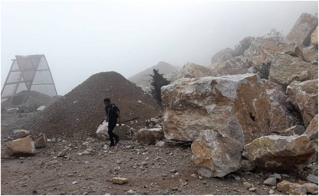 Se desgaja cerro y bloquea carretera Chilón en Chiapas. Foto: Especial