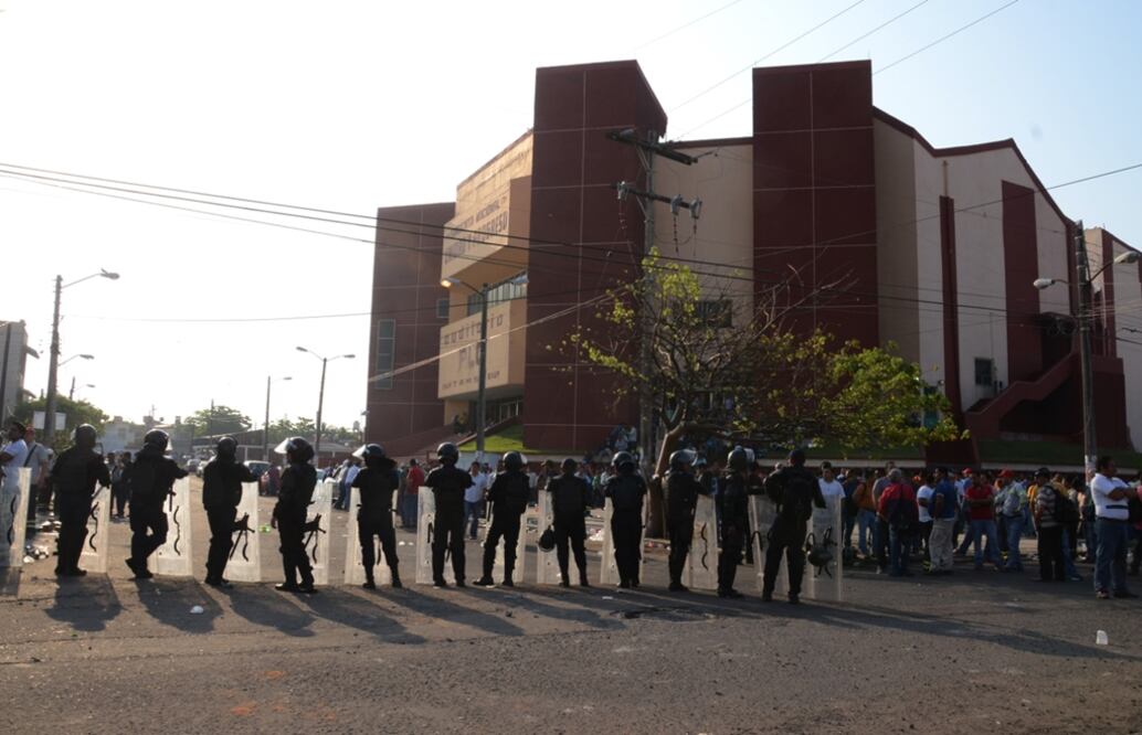 El numero de personas fallecidas se elevó a dos tras el enfrentamiento entre trabajadores que se disputan el control del sindicato de la empresa Tubos y Aceros de México (Tamsa) que se ubica en Veracruz.