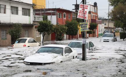 Inundaciones, caídas de bardas y vehículos varados, el saldo de las lluvias en CDMX