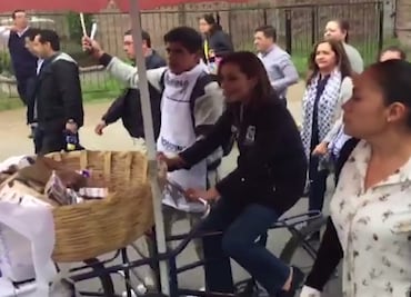 A horas de cerrar campaña, Josefina Vázquez Mota regala bolsas de pan
