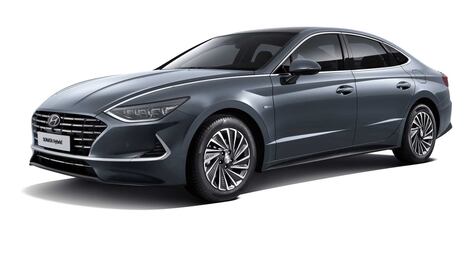 Hyundai revela Sonata híbrido con techo solar