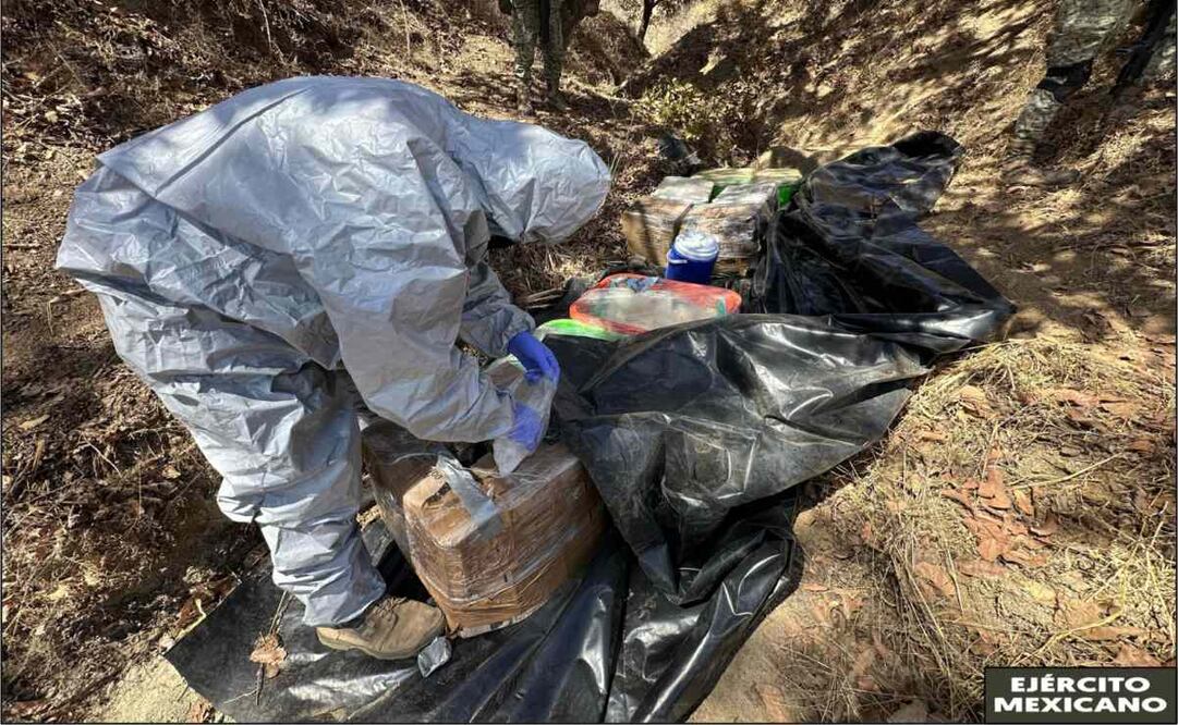 Elementos del Ejército aseguraron 200 kilogramos de metanfetamina en el poblado Bacayopa, municipio de Choix, Sinaloa. Foto: Especial