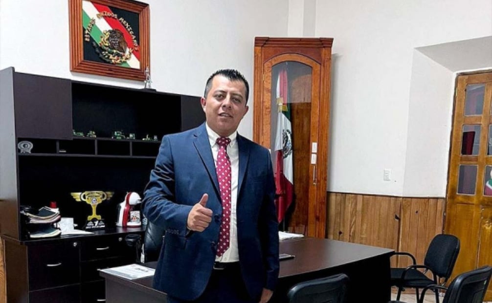 Said de Jesús Godos Luna fue detenido como presunto responsable de los delitos de abuso de autoridad, su suplente, su esposa, falleció en 2025. | Foto: Cortesía SEPASEVM, Puebla.