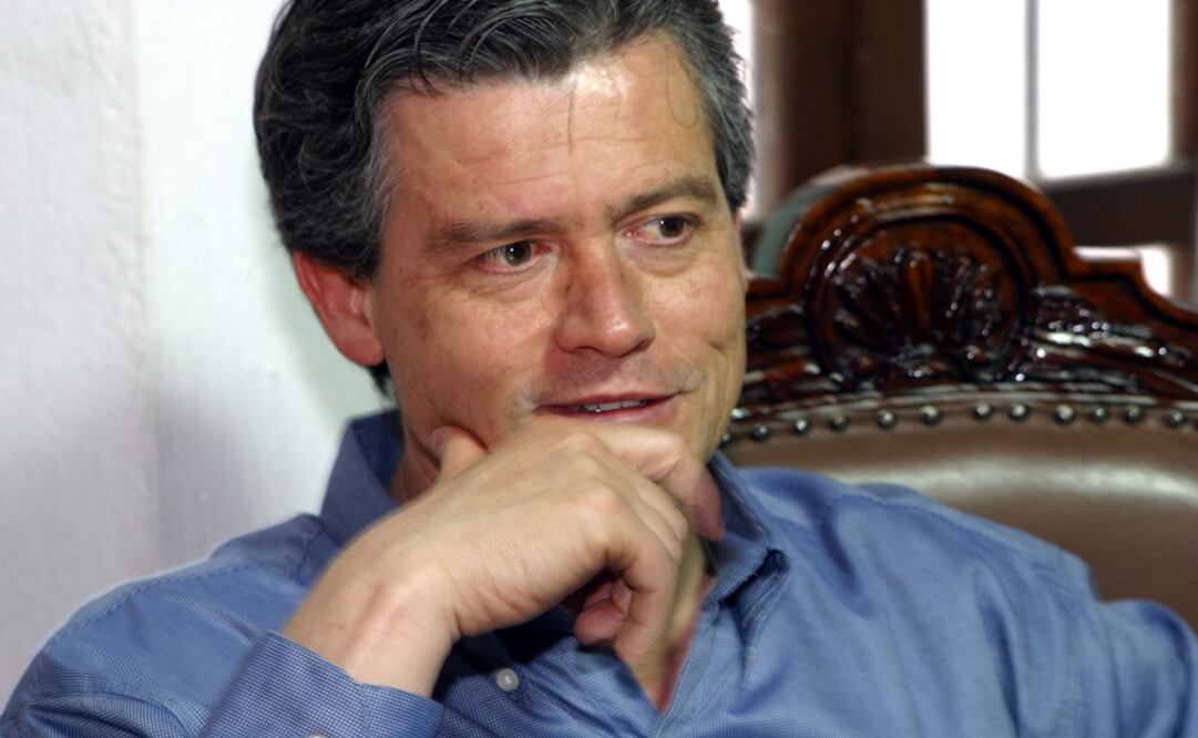 Buganza renuncia a contienda por gubernatura de Veracruz