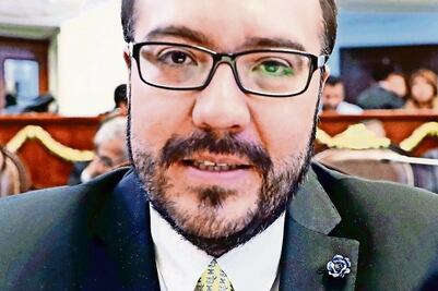 El mitote de Mauricio Toledo