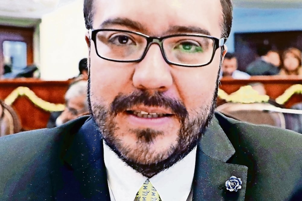 El mitote de Mauricio Toledo