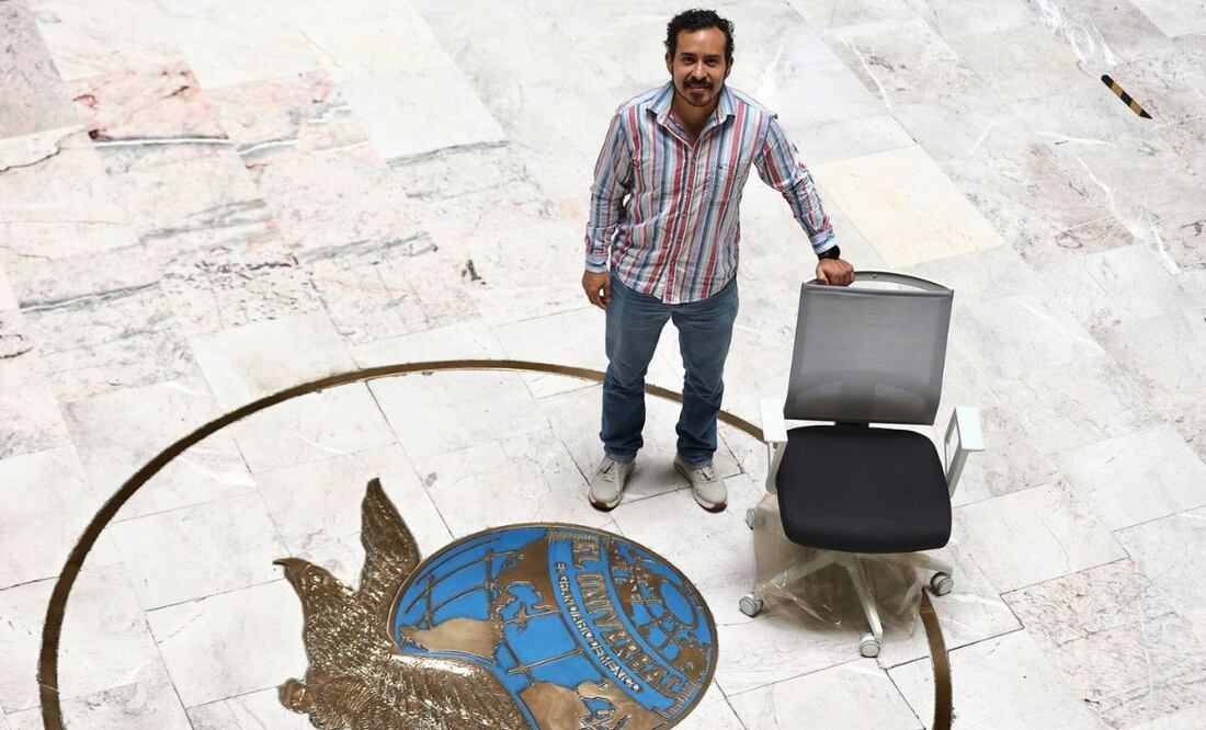 Los suscriptores de EL UNIVERSAL, Francisco Oseguera  y Tzam Zuñiga, recibieron una silla marca Reqüiez.  |   Foto: Berenice Fregoso.