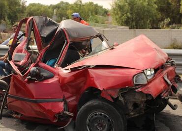 Tráiler pierde el control y provoca carambola en la México-Pachuca