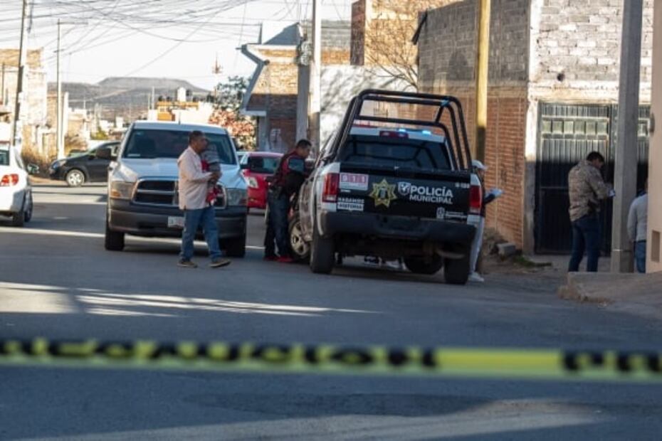 Hallan dos cuerpos y matan a joven al bajar de un taxi en Zacatecas 