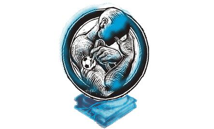 Por encima de la ciudad deshecha, giraba Diego Armando Maradona