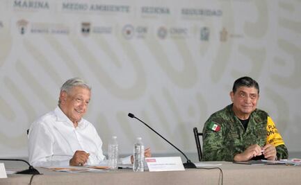 AMLO otorgará recursos a 31 alcaldes de Oaxaca tras paso de huracán "Agatha"