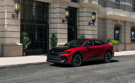 El Toyota Crown regresa después de 14 años de ausencia 