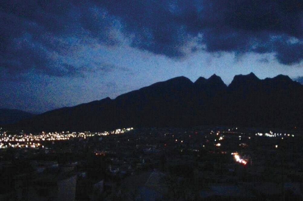 En el caso de Nuevo León, la falta de luz afectó toda la zona metropolitana, donde viven unos cuatro millones de personas (NOTIMEX)