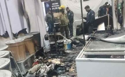 Incendio consume 7 locales en la Feria Estatal de León