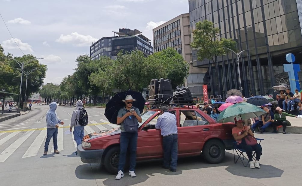 Maestros de la CNTE cierran Paseo de la Reforma a la altura de "El Caballito" (16/06/2026). Foto: Enrique Gómez / EL UNIVERSAL