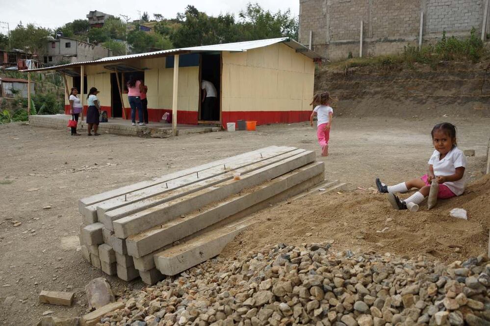 Una escuela rural en Oaxaca (en el pueblo de Manantial de Zaachila) que es reflejo de las carencias estructurales que limitan las oportunidades de aprendizaje de miles de estudiantes en México. Crédito: Archivo de El Universal