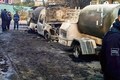 Arden tres pipas de gas y desalojan a 300 personas