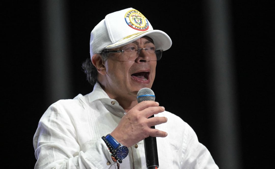 El presidente de Colombia, Gustavo Petro, habla durante un mitin en Cali, Colombia, el 19 de junio de 2026, dos días antes de la segunda vuelta de las elecciones presidenciales. Los colombianos votarán el 21 de junio de 2026 en una segunda vuelta presidencial que enfrentará a un ex cantante de ópera de extrema derecha convertido en abogado contra un senador de izquierda, una elección con graves consecuencias para el tambaleante proceso de paz del país con los grupos armados y las tensas relaciones con Washington. Foto: AFP