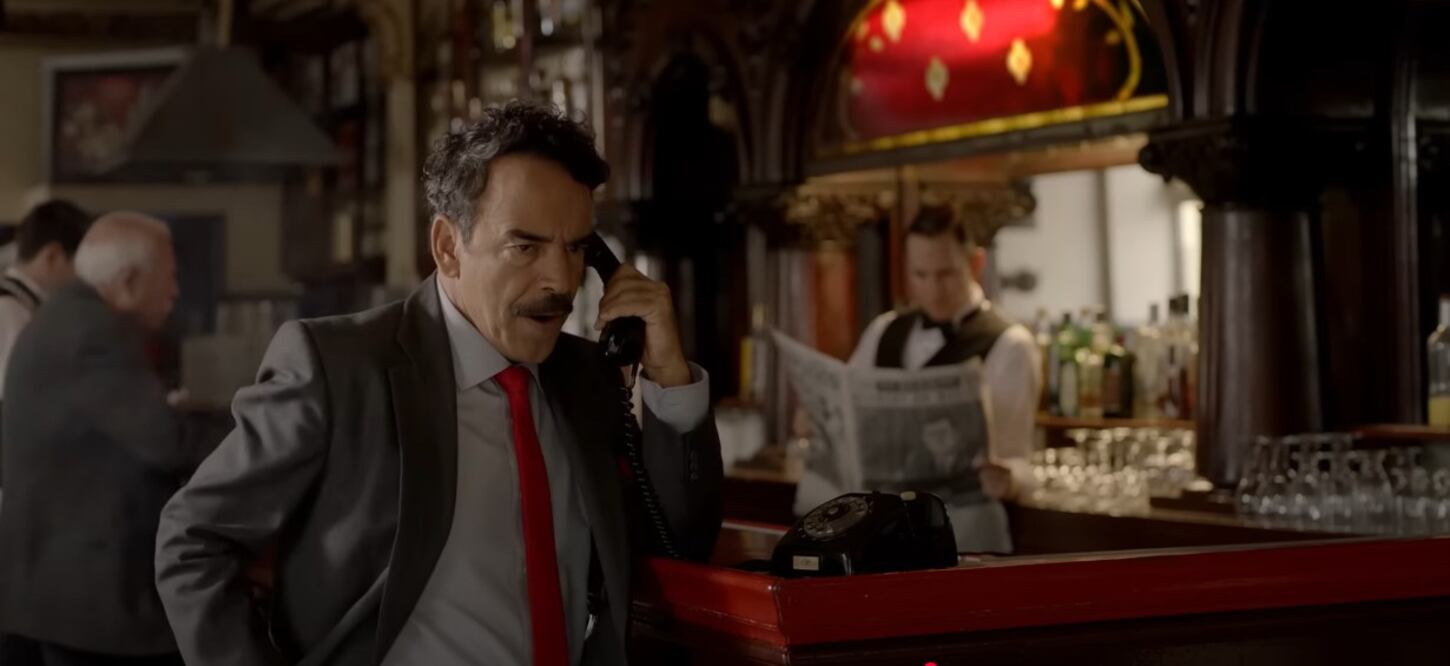 Damián Alcázar interpreta a Filiberto García en El complot mongol, película mexicana en cuyo rodaje se usó como locación El Tío Pepe./ ESPECIAL